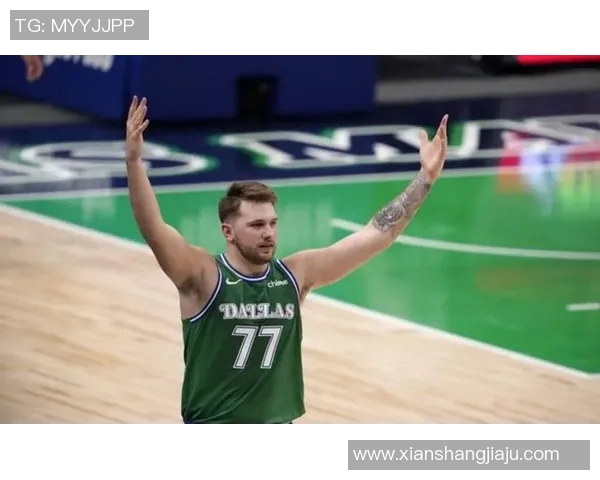 这件球衣好看吗？独行侠官宣带回绿色复古球衣和地板涂装！