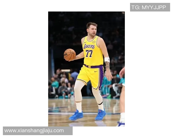 东契奇38+7湖人力克黄蜂！里夫斯复出24+7 八村21分斯马特13+6断