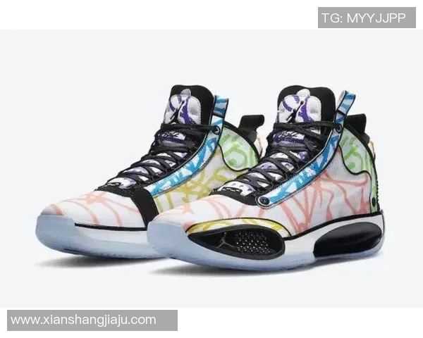 又一双Kobe 5大学PE！康涅狄格大学专属配色 鞋舌带有哈士奇Logo